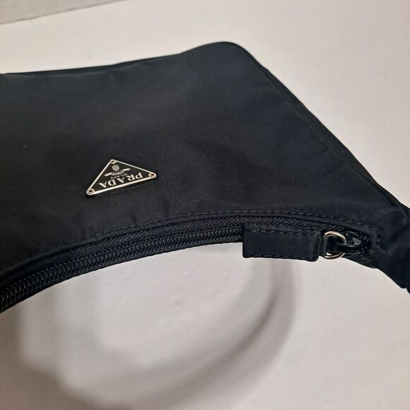 Prada Tessuto Sport Black Nylon Handbag EUC Authentic Zipper Closure - Picture 4 of 16